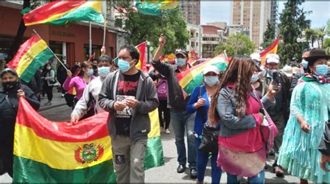 Masiva Marcha De Gremiales En La Paz Exigen Anular La Ley Y El