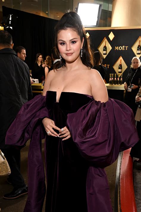 Selena Gomez Gives Mood Update After Slamming Body Shamers Hot