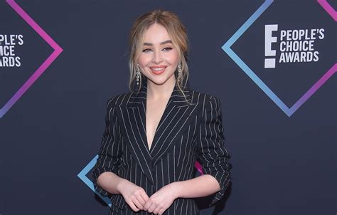 Sabrina Carpenters Height, Weight, Bio, Measurements & More