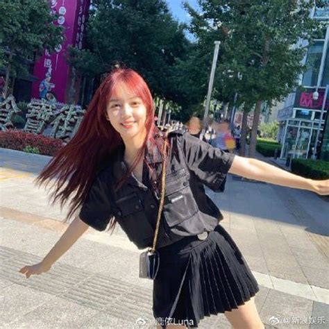 HOT Ngô Diệc Phàm cuối cùng đã lộ ảnh hẹn hò đan chặt tay đưa nàng về nhà riêng và nhan sắc