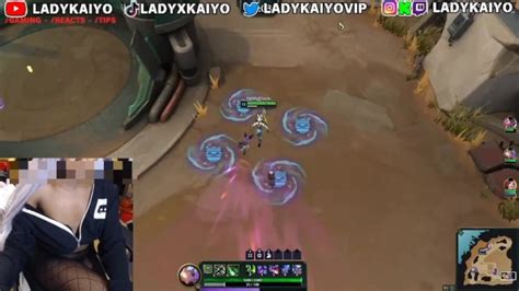 Gamer Girl Beats Ass While Gaming Pornhub