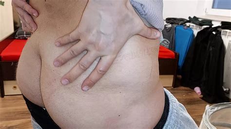 Freche Sexy Milf Probiert Nackte Kleidung An Behaarte Latina Muschi