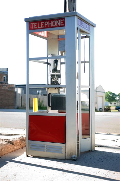 day childhood memories  good  days telephone booth