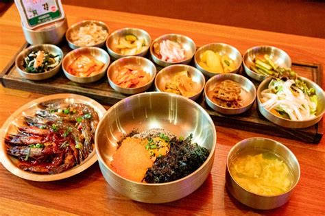 【新大久保】韓国料理店「yosul（ヨスル）」のランチセットは超絶お得！おかずが12品も♪｜るるぶandmore