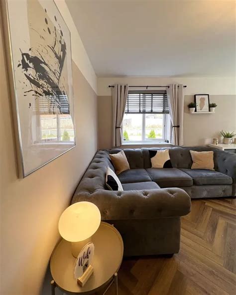 Dulux Gentle Fawn 00YY 65/060 paint color