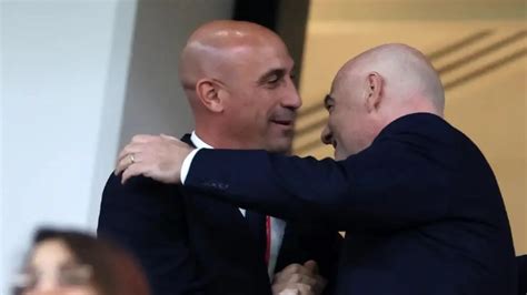 La FIFA Suspende A Rubiales De Toda Actividad Relacionada Con El