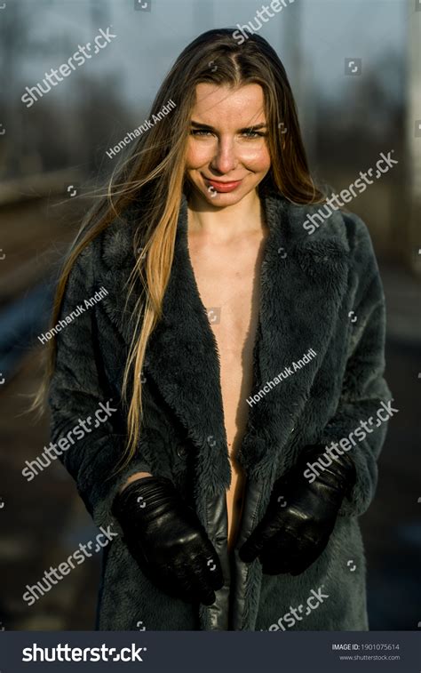 Naked Girl Fur Coat Train Station Stock Photo 1901075614 Shutterstock