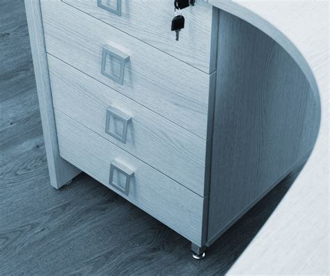 Improve Workspace Ergonomics With Work Benches With Drawers