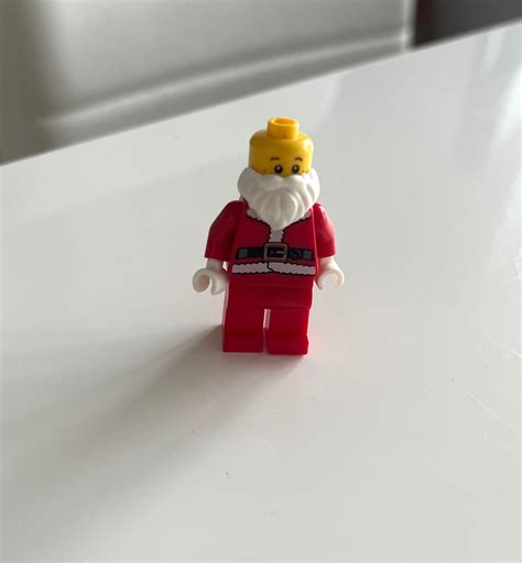 Se produkter som liknar Lego jultomten tomte jul jult på Tradera