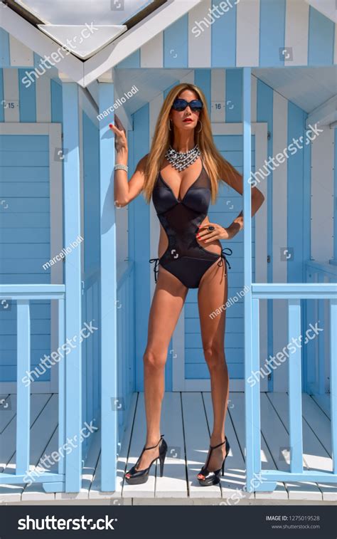 Sexy Blonde Model Black Bikini Stock Photo 1275019528 Shutterstock