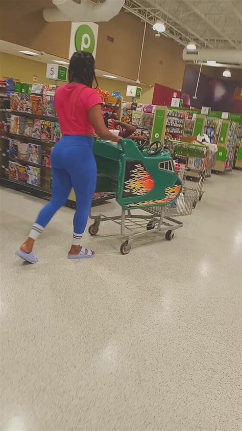 Chocolate Milf With A Bubble In Blue With Birks Spandex Leggings Yoga Pants Forum