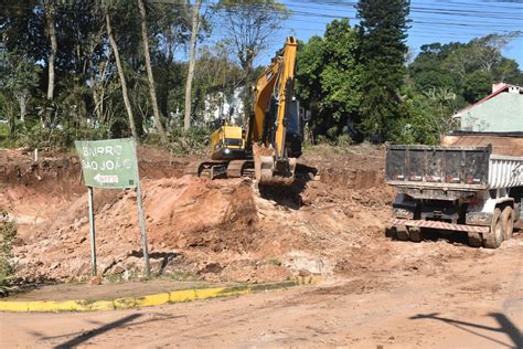 Trecho da Rua Rio de Janeiro será bloqueado para obras na nova ponte