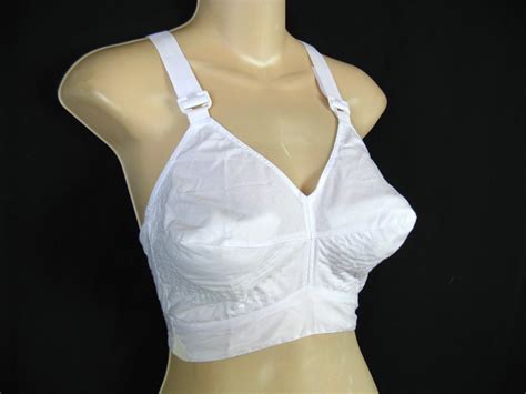 1960s White Bullet Bra Exquisite Form Cotton Brassiere