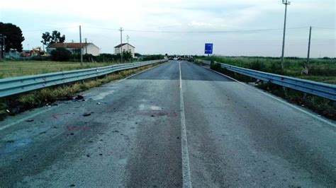 Manfredonia Violento Frontale Tra Due Autovetture 3 Feriti FOTO