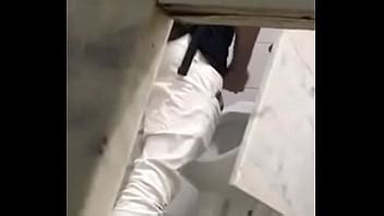paja en el baño publico XVIDEOS