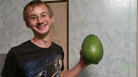 прививка арбуза на Лагенарию. яйцо дракона, второй урожай - YouTube