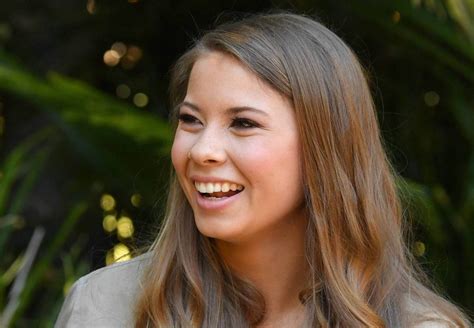 Bindi Irwin Praised Over New Selfies With Daughter Grace Greatest Mom