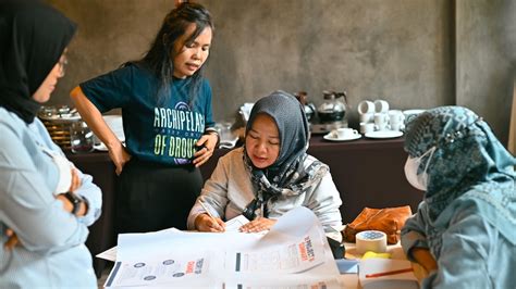 indonesia media program abc international development