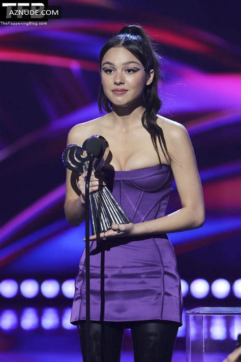 Olivia Rodrigo Sexy Seen Showing Off Her Hot Cleavage At The