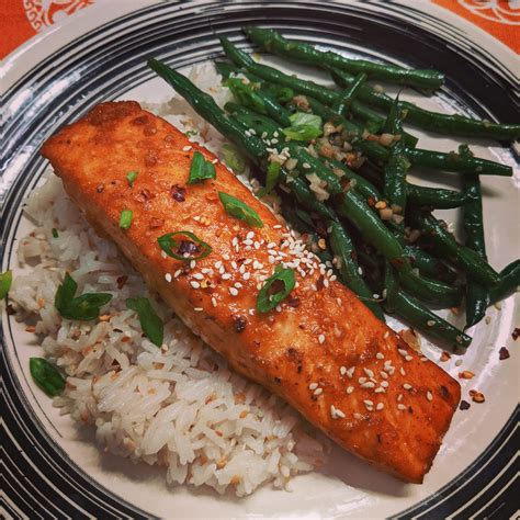 Sriracha Honey Baked Salmon Sesame Rice And Skillet Green Beans Dining And Cooking