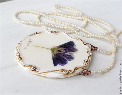 Романтичный кулон в винтажном дизайне с натуральным сухоцветом ...