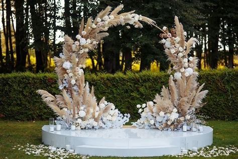 Pin by Anna T on Wedding bits | Wedding stage decorations, Wedding ...