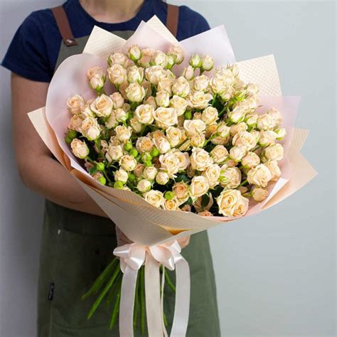 Букет 19 кустовых роз — купить с доставкой ️ Цветочный магазин Flower Shop