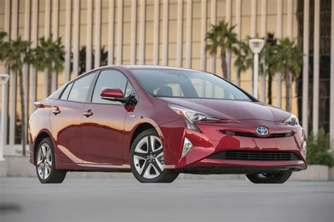 Used 2018 Toyota Prius Hatchback Review Edmunds