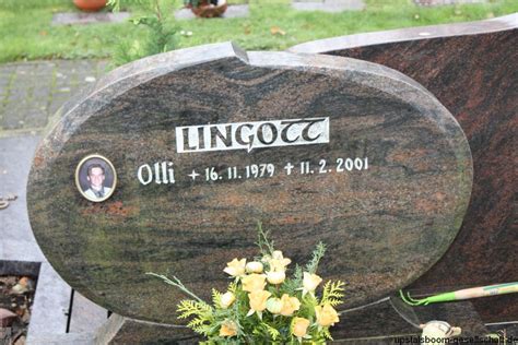 Grab Von Olli Lingott 16 11 1979 11 02 2001 Friedhof Loppersum Neuer