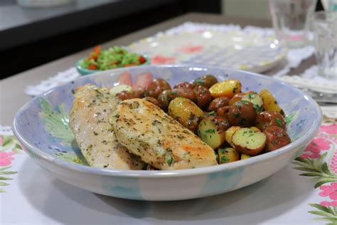 Pechuga De Pollo Al Horno Con Papas Rostizadas El Gourmet