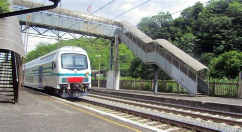 Roma Trovati Sotto Un Treno I Resti Di Un Corpo Senza Mani Giallo