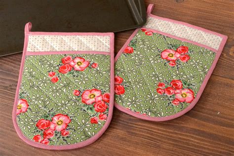 Quilted Pocket Pot Holders Sewing Tutorial And Free Pattern