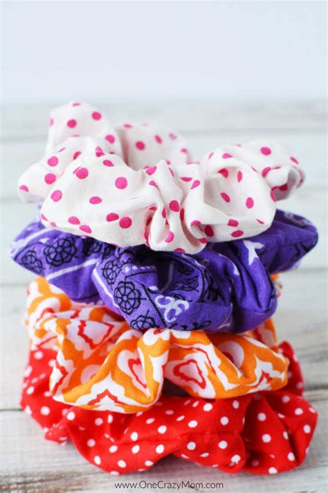 How To Make A Scrunchie Quick And Easy Diy Scrunchie