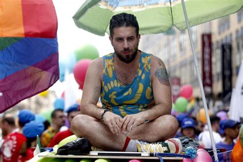 Le Foto Del Gay Pride A Milano Il Post