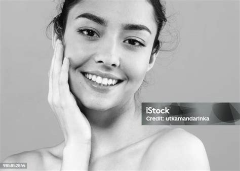 Potret Wajah Wanita Cantik Gadis Model Cantik Dengan Perfect Fresh