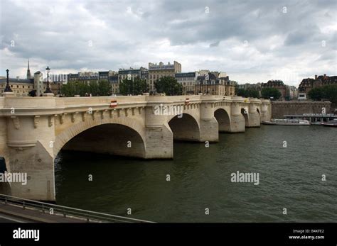 Pont Neuf, River Seine, Paris Stock Photo - Alamy