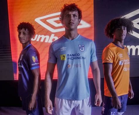 La Piel Camaratta Universidad Cat Lica Revel Su Camiseta Para Esta