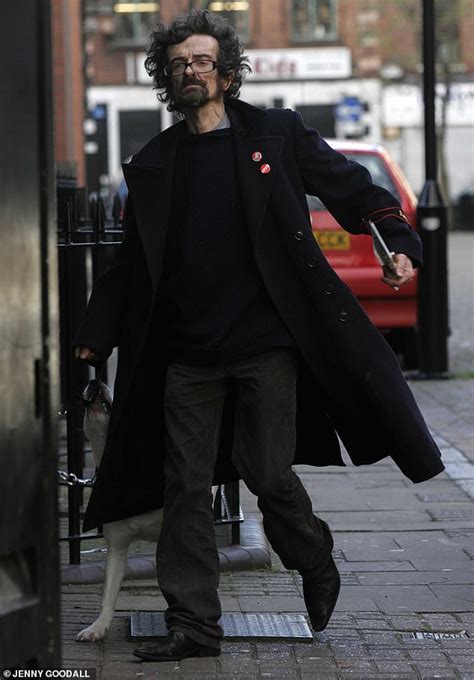 Moment Pete Doherty Runs Away From London Flat Where Cambridge Graduate