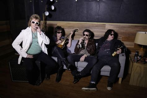 FX Orders Denis Leary S Sex Drugs Rock Roll To Series