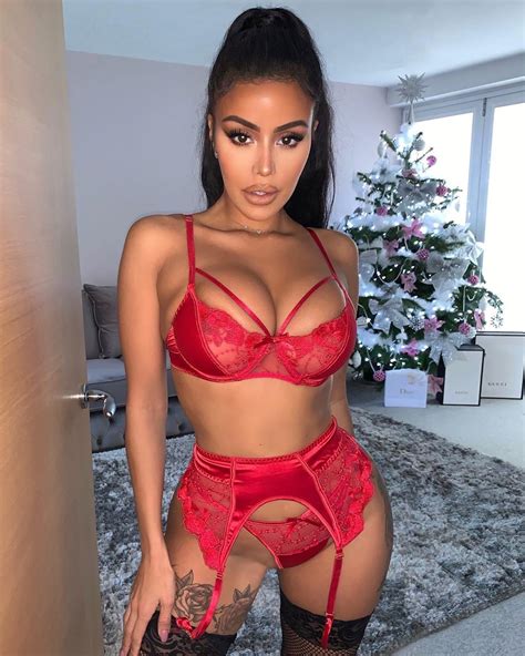 Chloe Saxon Nude For Xmas Photos The Fappening