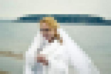 Carla Blonde Pulpeuse Aux Tres Gros Lolos Sexemodele Net