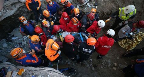 Zmir De Deprem Sonras Enkaz Alt Ndakiler I In Zamana Kar Yar