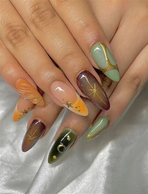 Here Are The Coolest Fall Nail Trends To Obsess Over Funky