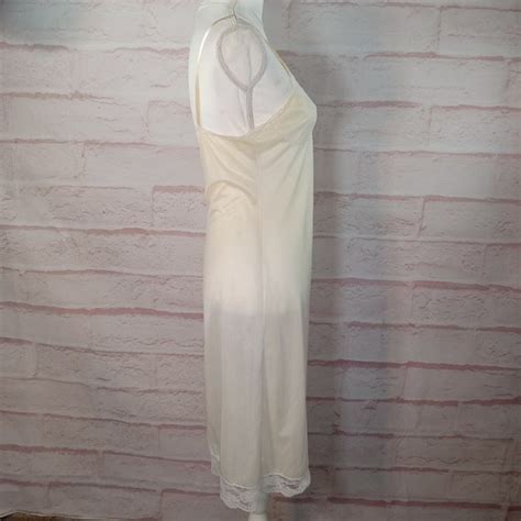Full Slip Vintage Lingerie Pale Yellow Size Gem