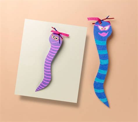 Bookmarks For Bookworms Craft Bookworm Crafts Book Worms Crayola Crafts
