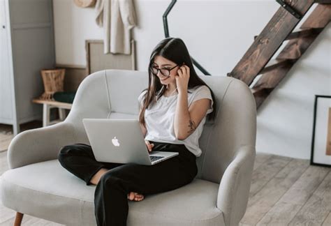 complete guide  embedding   websites  beginners