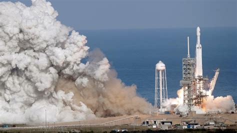 Elon Musks Giant Spacex Rocket Makes Triumphant Launch Financial Tribune