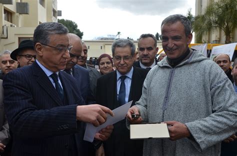 Remise Des Bus Scolaires Par Le Conseil De La R Gion Au Profit De