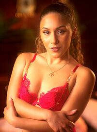 Zazie Skymm And Liv Revamped Playing With A Big Dildo MILF Fox