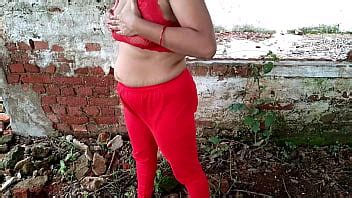 Después de ir a la oficina del hermano mayor la cuñada fue follada en el campo XVIDEOS